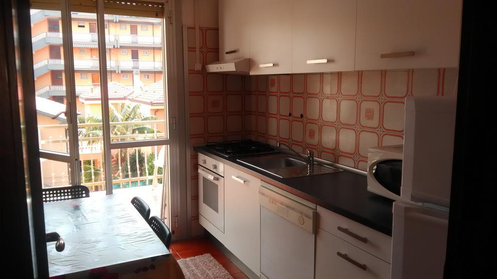 Appartamento Giusy Ventimiglia Luaran gambar